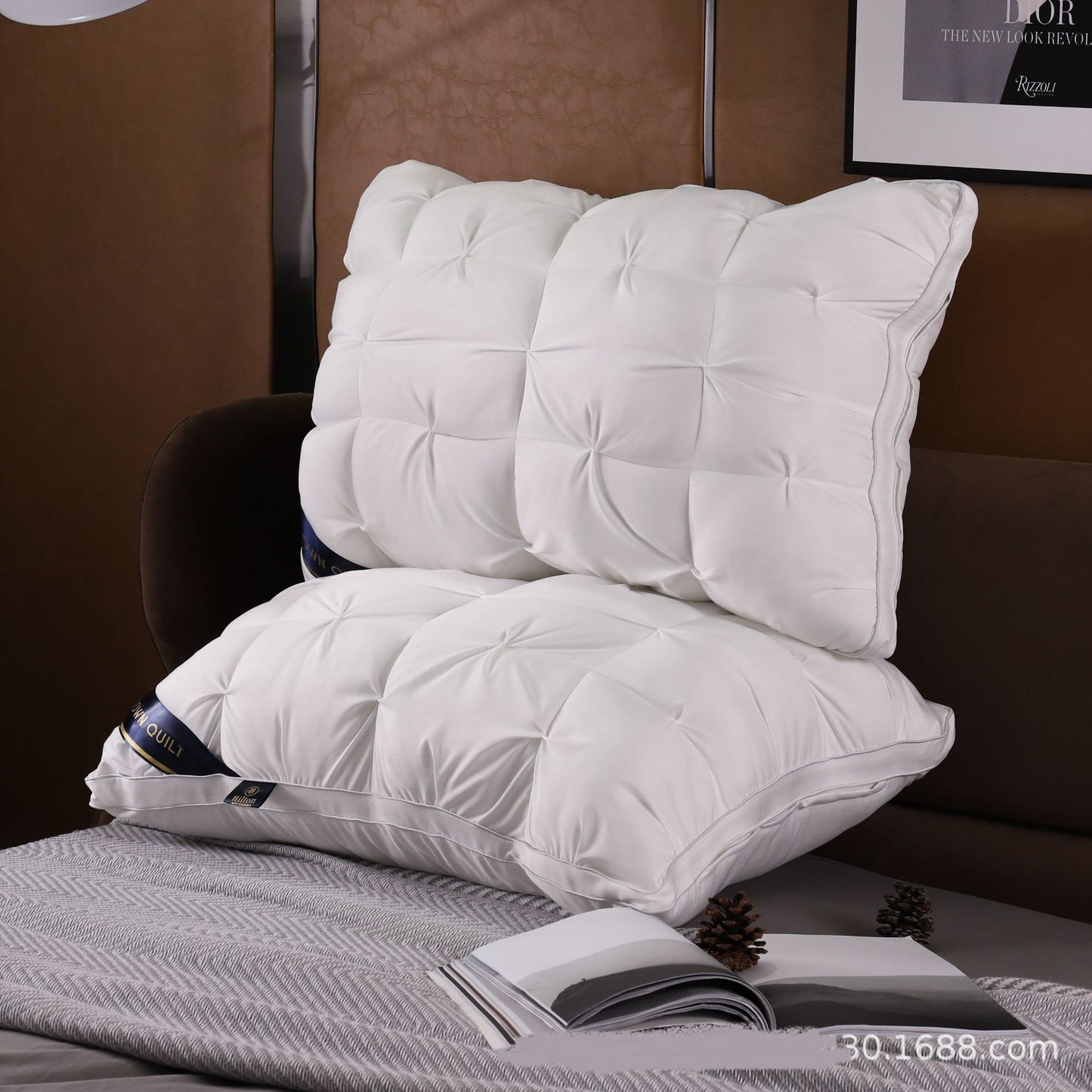 Twisted Single Feather Velvet Pillow Core